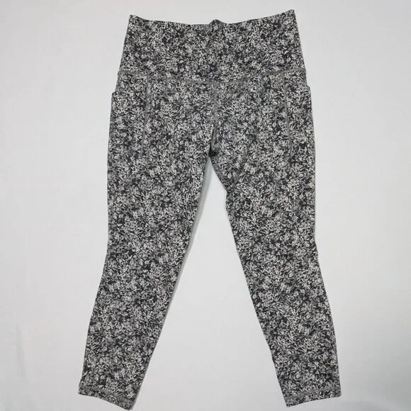 Athleta Salutation Stash Pocket II Textured 7/8 Tight Leggings Women's Sz Small - Picture 3 of 5